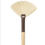 Четка-за-бронзант-White-Fan-Brush-Jane-Iredale-2