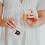 Натурална-менструална-чашка-от-естествена-гума-Fair-Squared-odonata2