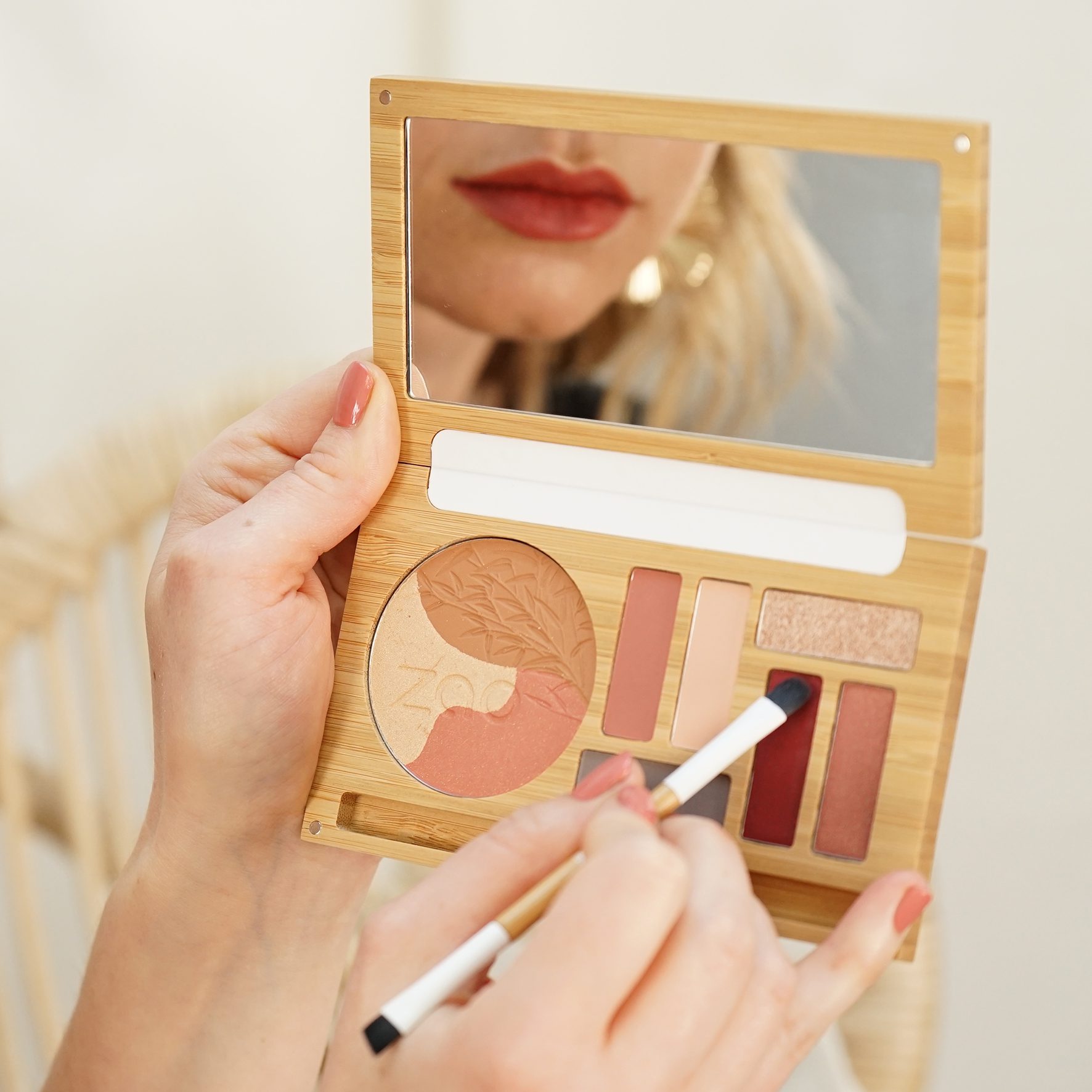 zao-organic-palette_desert_rose-carre_Органик-грим Грим палитра - ZAO Organic - Desert Rose Palette