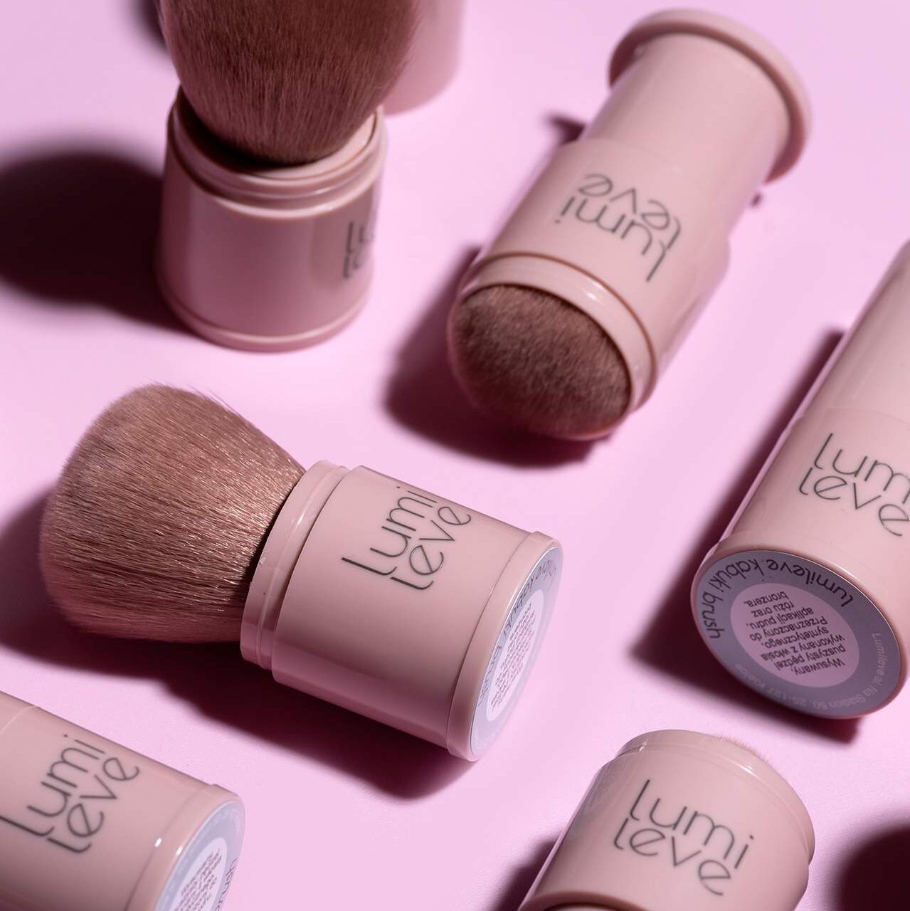 lumileve-makeup-brush-kabuki-2 Кабуки четка с капаче - Lumileve